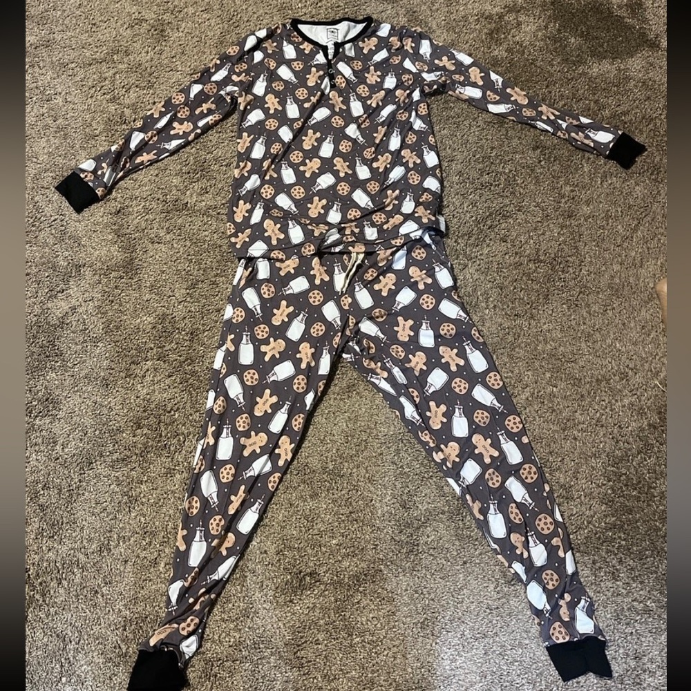 Source Unknown Brown Gingerbread Pajama Set